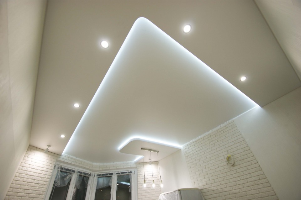 Заказать парящие натяжные потолки в г. Абинск